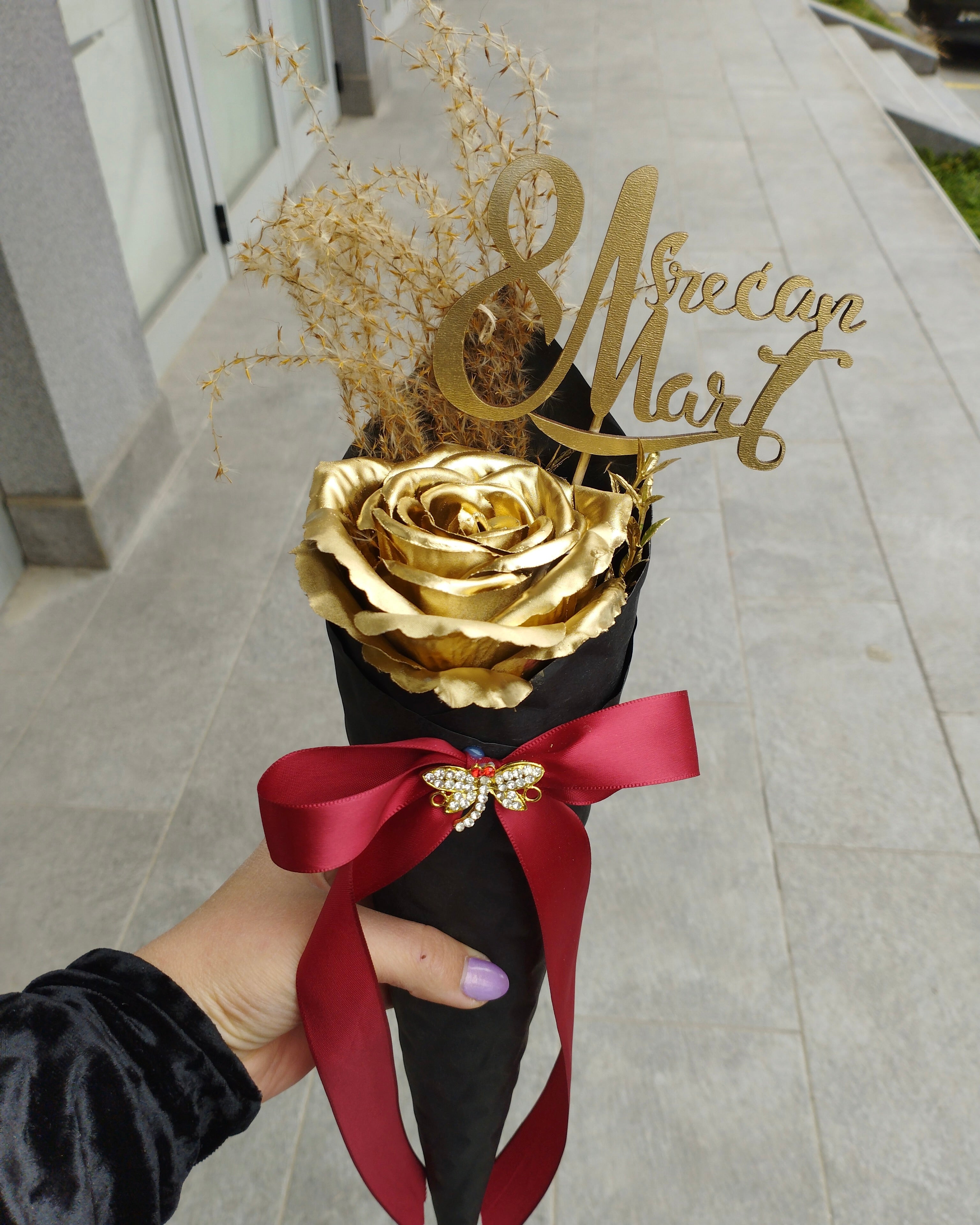 Ruža "Zlatna kraljica"